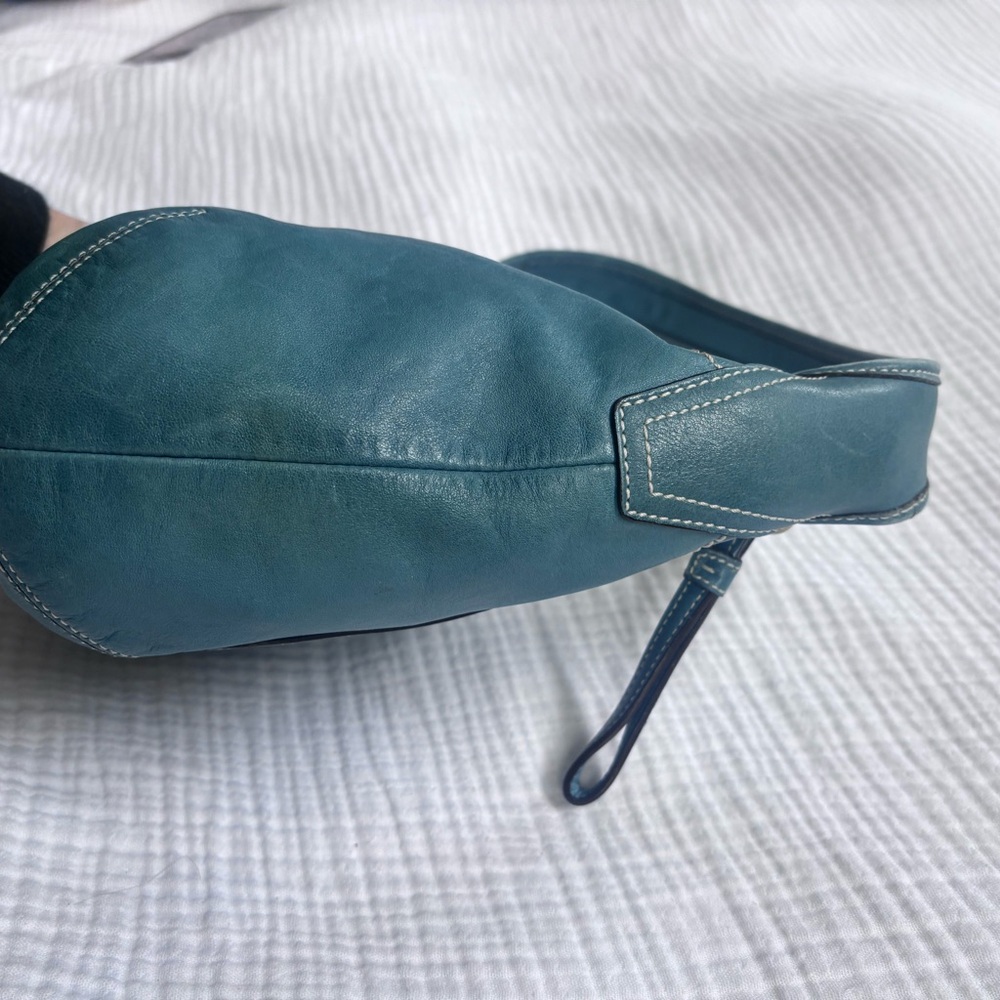 Vintage Y2K Coach Teal Leather Shoulder Bag with Front Pocket - Picture 5 of 12